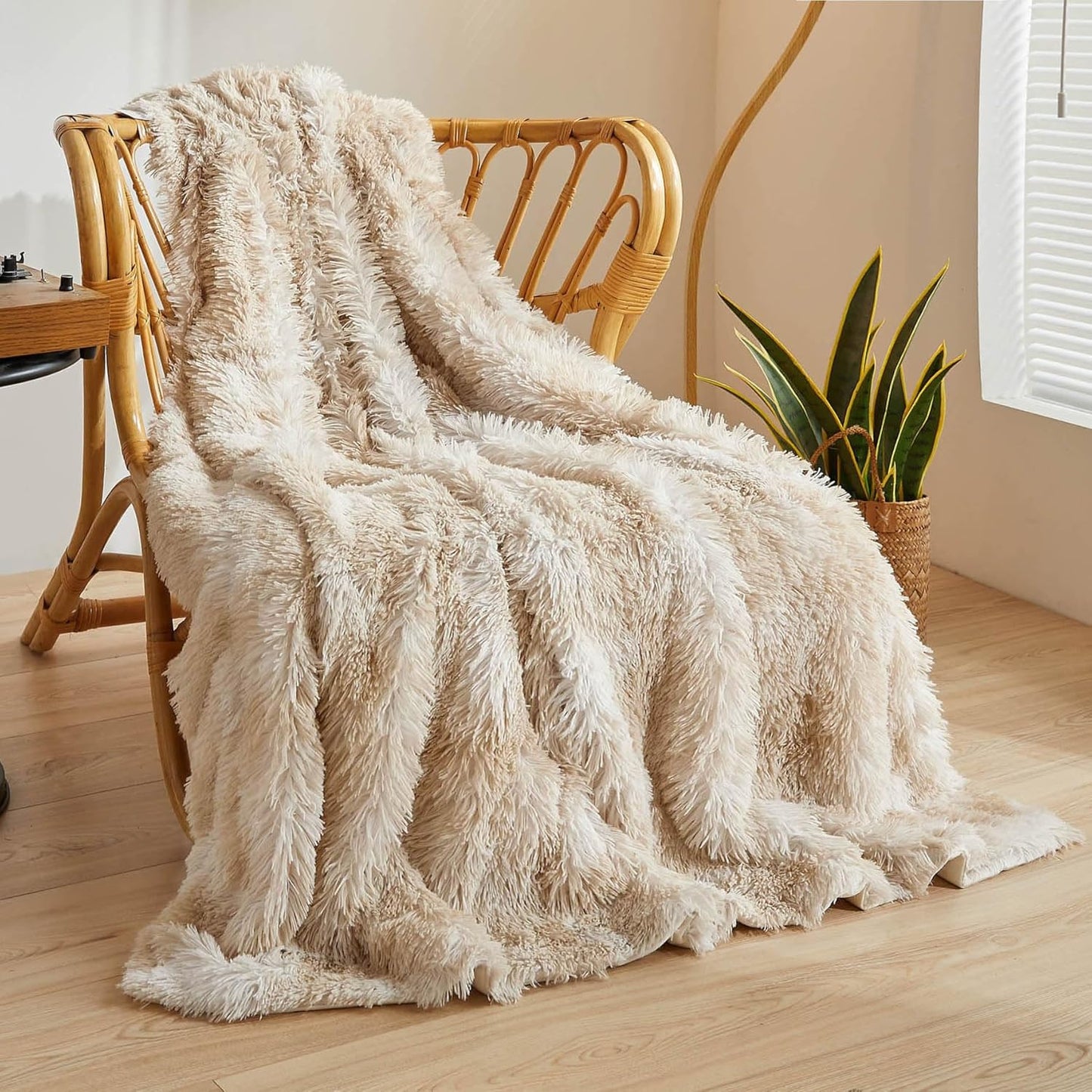 XeGe Tie Dye Plush Faux Fur Throw Blanket,Cream Soft 50x60 Shaggy Furry Blanket Throw, Fluffy Microfiber Velvet Couch Blanket, Comfy Ombre Fuzzy Lap Blanket for Bedroom Living Room Car Tie Dye Cream