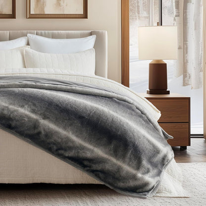 Ultra Soft Luxury Fluffy Mink Faux Fur Throw Blanket, Thick Warm Fall Winter Blankets for Bed, Couch, Cozy Plush Reversible Blanket for Chair, Sofa (Ombré Silver Onyx, 50"x60")