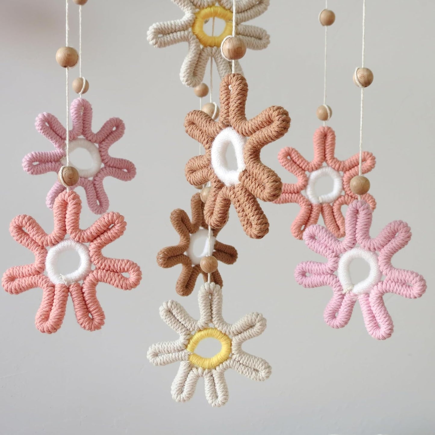 Woven Daisy Mobile for Crib, Baby Crib Mobile for Girls, Boho Daisy Crib Mobile, Daisy Nursery Decor for Baby