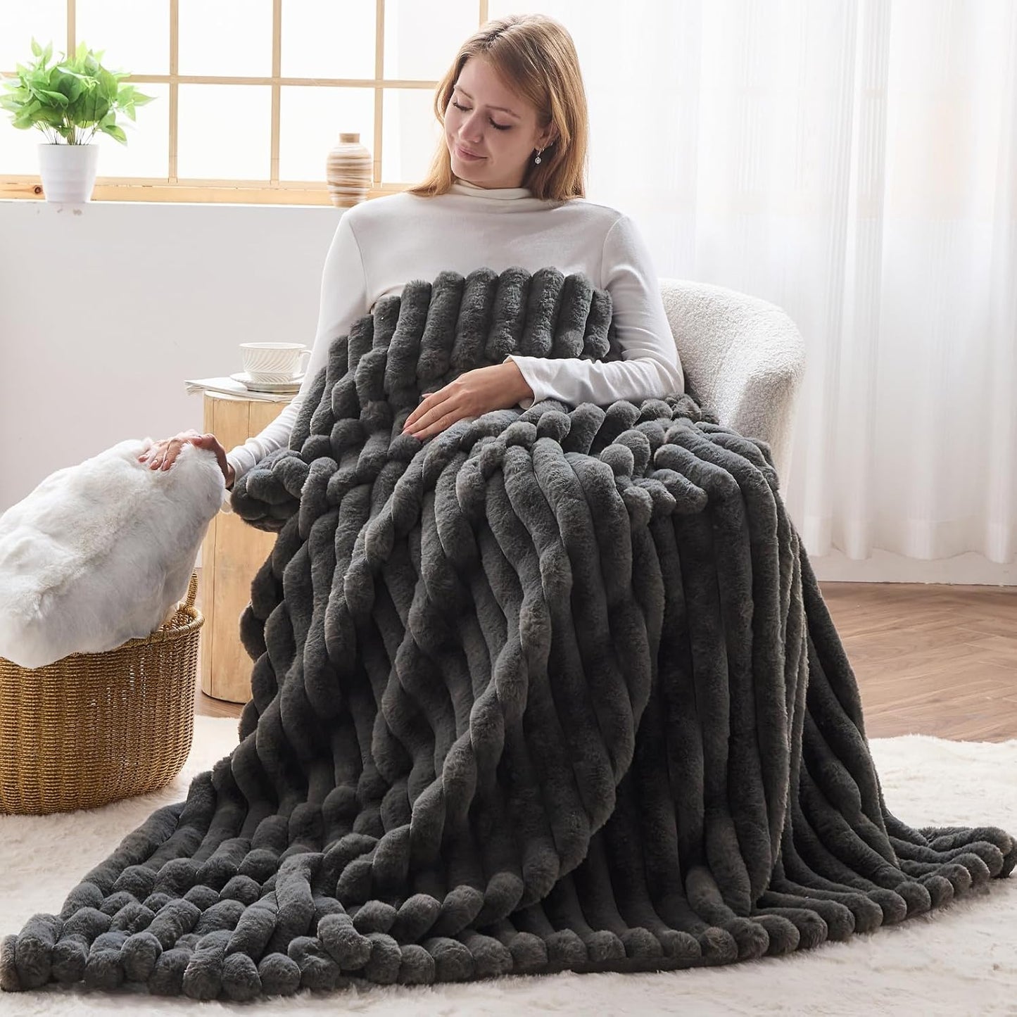 NEWCOSPLAY Faux Fur Throw Blanket Grey 3D Ribbed Plush Thick Warm Blanket for Couch Sofa Bed 850GSM (Grey Ribbed, Throw(50"x60"))