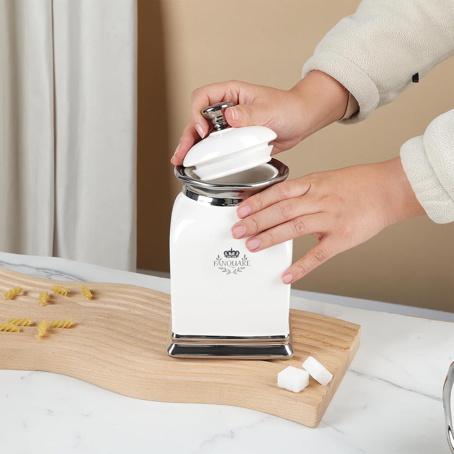 fanquare 30 OZ Cookie Jar, White Kitchen Canisters Set of 3, Farmhouse Porcelain Decorative Jars for Countertop, Ceramic Storage Jar for Coffee, Sugar, Tea Bag