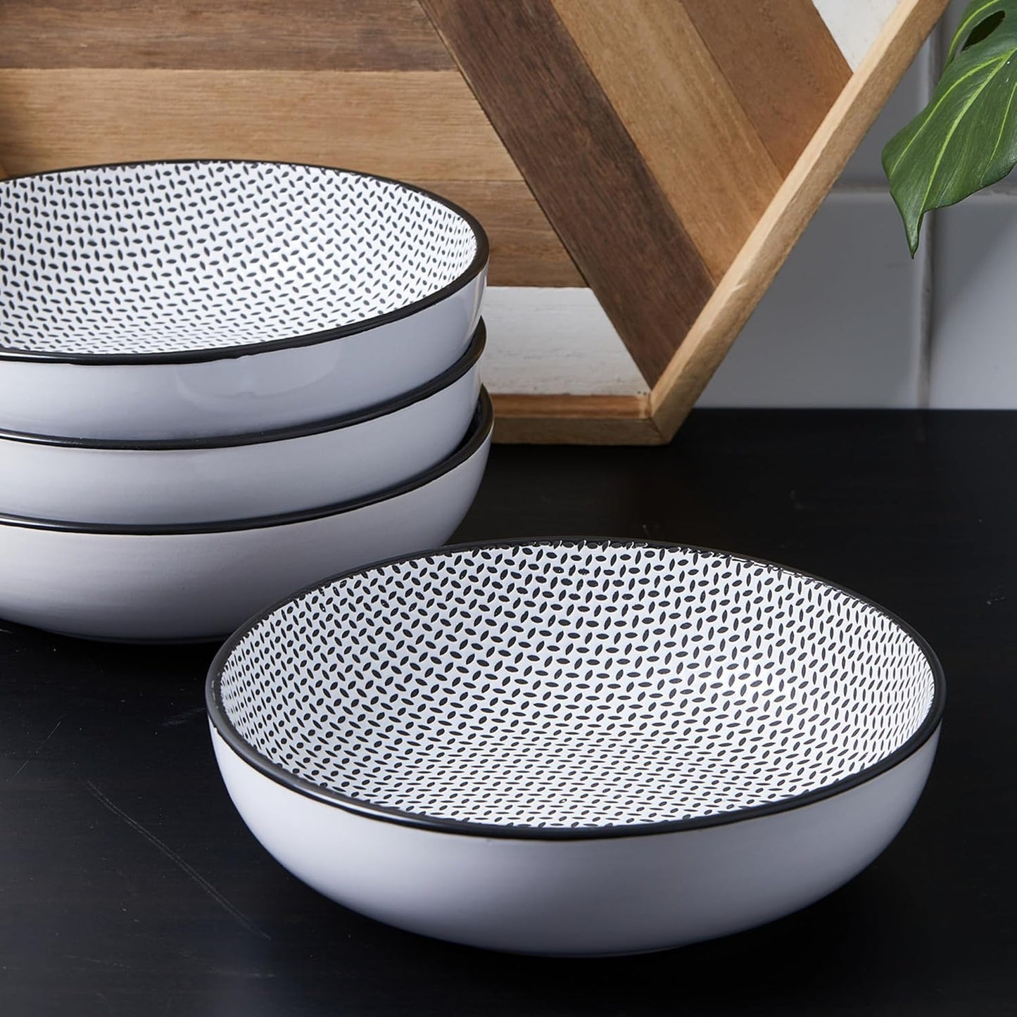 Stone Lain Daisy Stoneware 32-piece Round Dinnerware Set, Daisy - White and Black