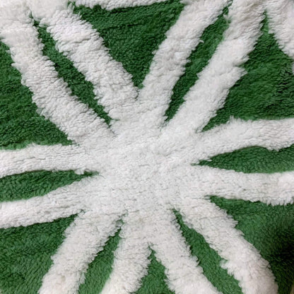 UKELER Green Flannel Sherpa Throws 60'' x 50'' New Blanket Ultra Plush Lightweight Throw Blanket Luxury Soft Warm Fuzzy Blanket Throws for Bed/Couch/Sofa/Office/Camping