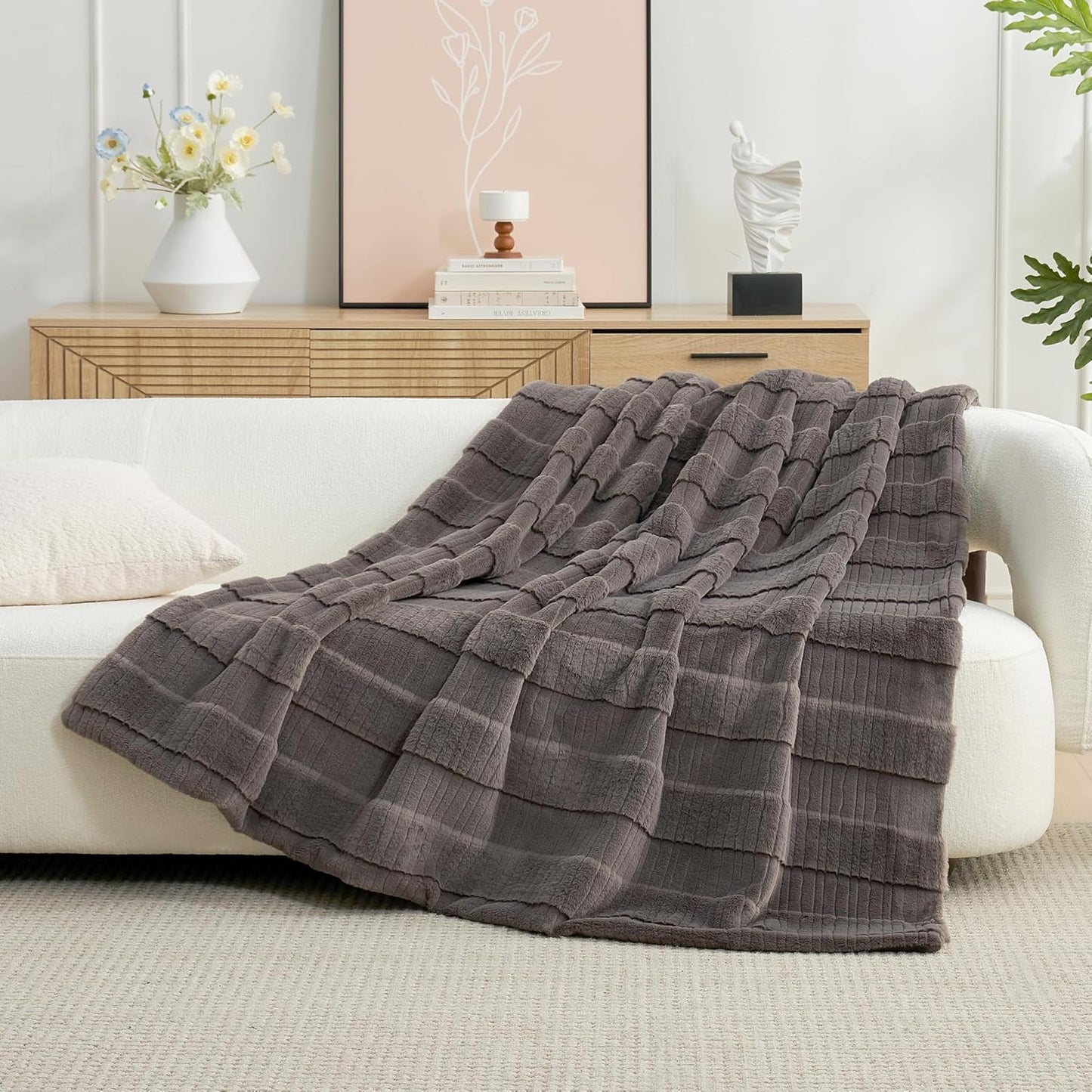 Amélie Home Luxury Striped Faux Fur Throw Blanket for Couch, Embossed Split Fur Cozy Fuzzy Fluffy Luxurious Soft Plush Sofa Chair Bed Gift Blankets for Women Men Wife Friend, 88"x90", Charcoal Gray