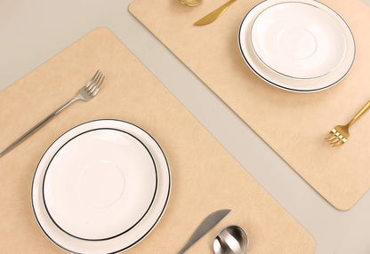 Faux Leather Placemats, Set of 4 PU Table Mats, Easy to Clean, Heat & Stain Resistant for Office Conference Table,Dining Home Decor
