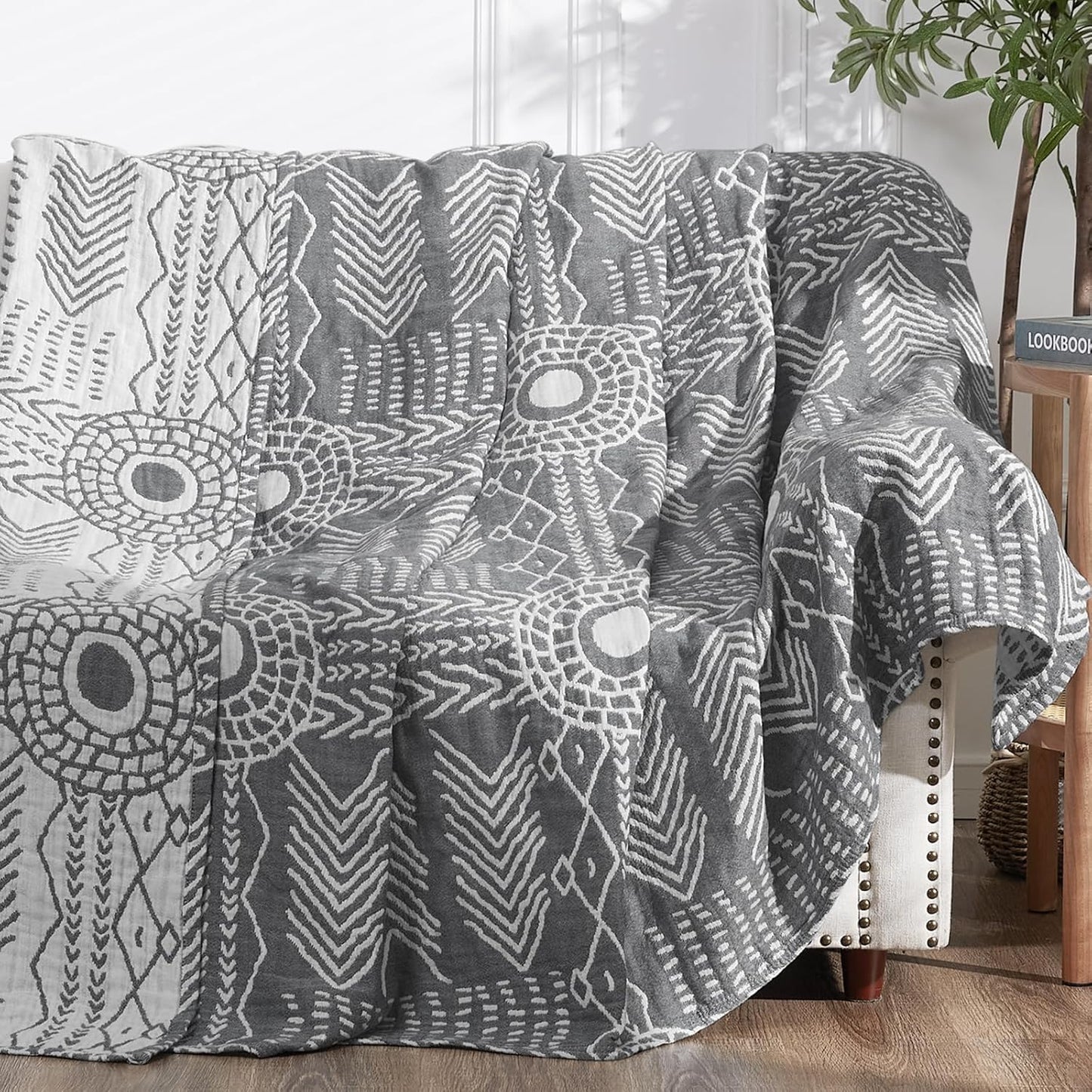 jinchan Boho 100% Cotton Muslin Blanket 3-Layer Queen Size 80x90 Inches Geometric Grey Lightweight Reversible Soft Cozy Comfy Throw for Couch Sofa Bed Large Coverlet Quilt Blanket Bedroom All Seasons