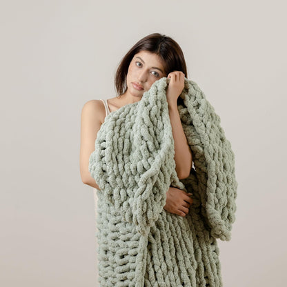 WESHIONGOO Chunky Knit Blanket Throw 50"×60" Knitted Throw Blankets for Couch Bed Fluffy Soft Blanket with Jumbo Chenille Yarn Thick 100% Handmade (Sage Green)