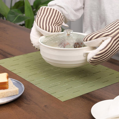 Myir JUN Placemats Set of 8, Vinyl Woven Placemats Place Mats Indoor Set of 8 Washable Table Mats Non-Slip Place mats for Dining Table (Green, Set of 8)