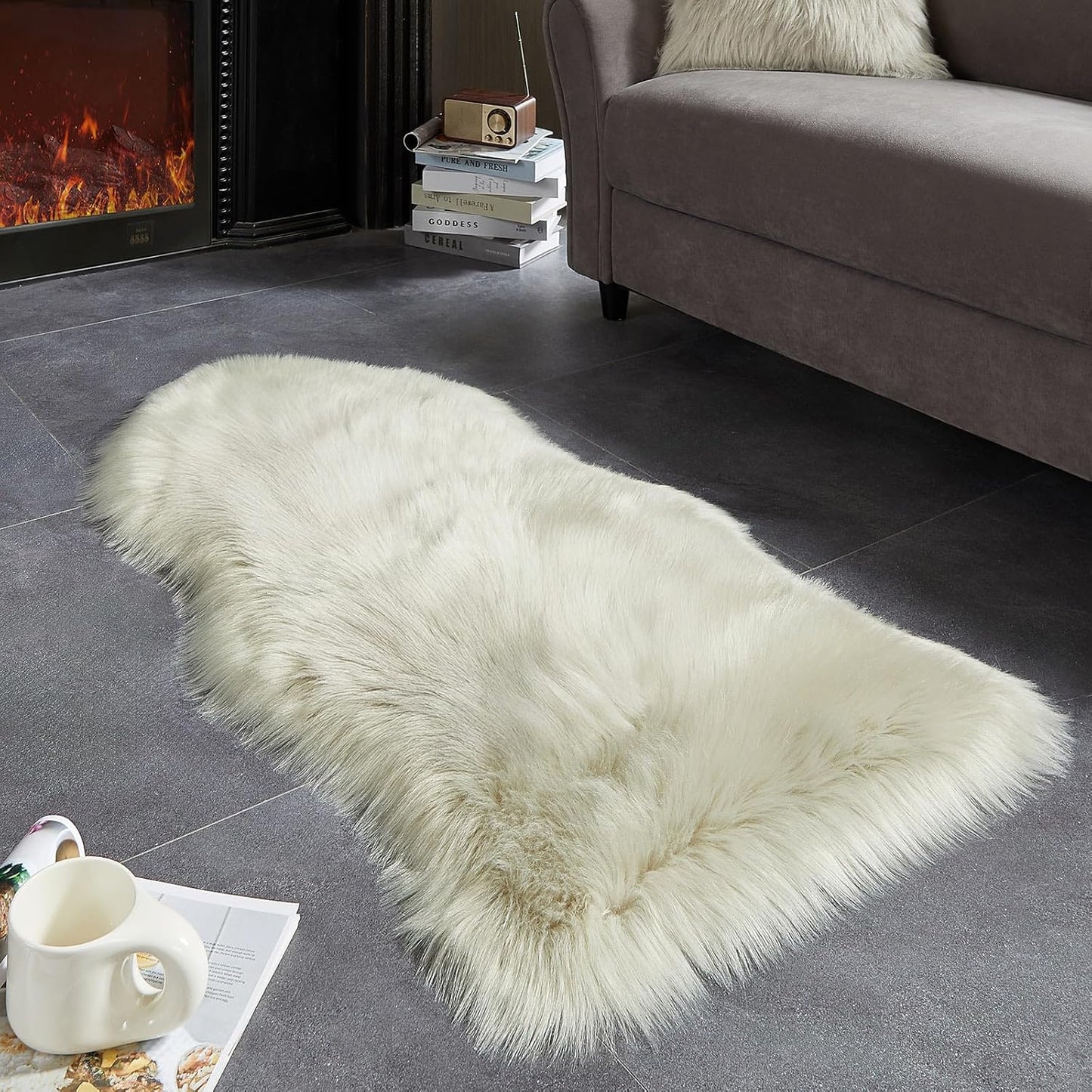 AMTOVO Faux Fur Rug, Light Grey Area Rug, Fluffy Sheepskin Rug, Fuzzy Ultra Soft 2 x 4 ft Shag Rugs for Bedroom Sofa Throw Cushion Room Decor, Sheepskin