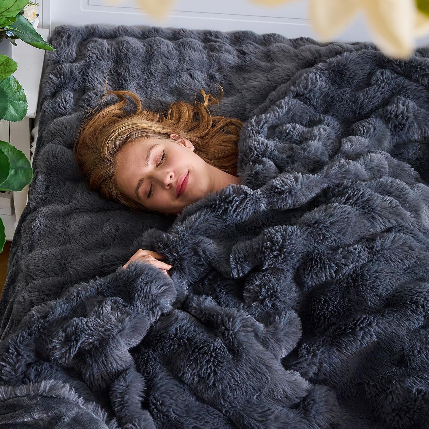 Lotus Karen Faux Fur Throw Blanket Dark Gray - Big Bubble Rabbit Fluff Blanket for Couch, Small Fluffy Fuzzy Cozy Blanket, Thick Furry Plush Shaggy Blankets, 50x60 Inches