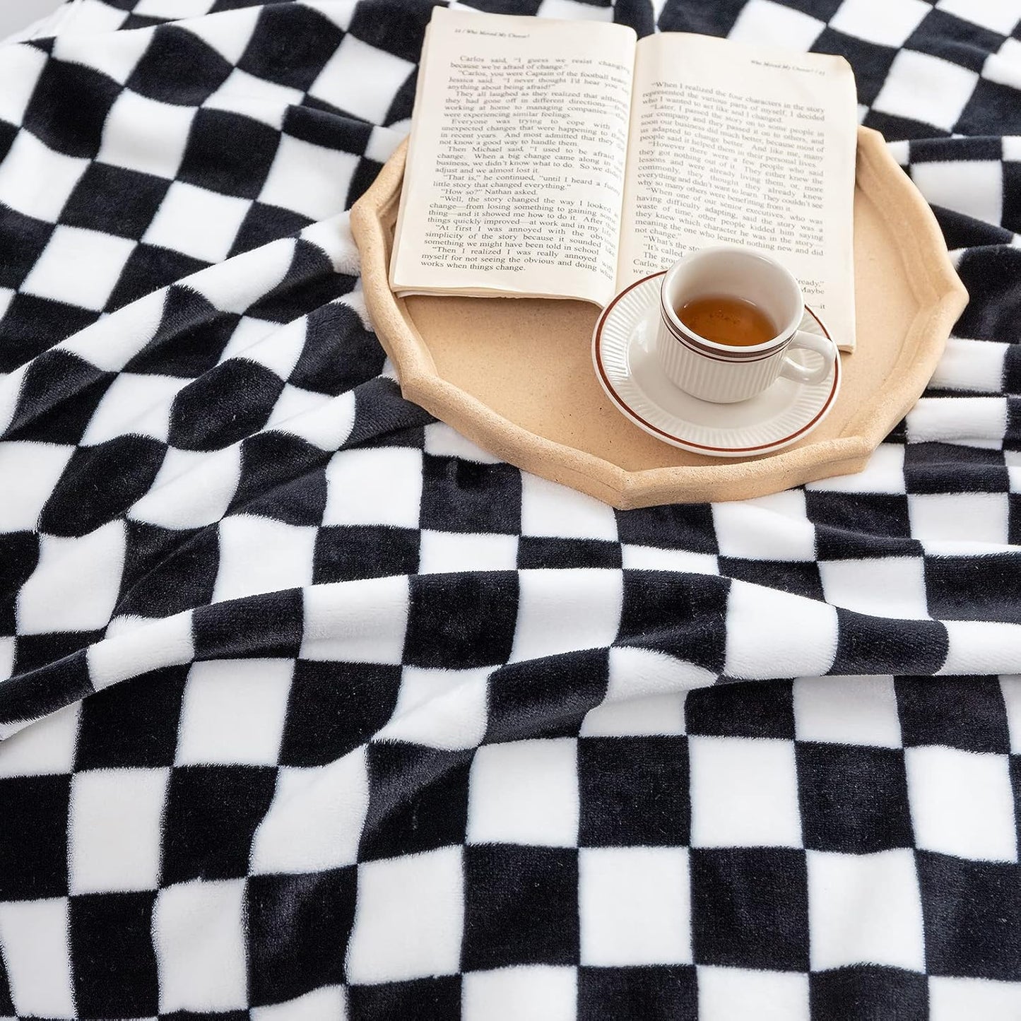LOMAO Throw Blankets Flannel Blanket with Checkerboard Grid Pattern Soft Throw Blanket for Couch, Bed, Sofa Luxurious Warm and Cozy for All Seasons (Black, 90"x110")