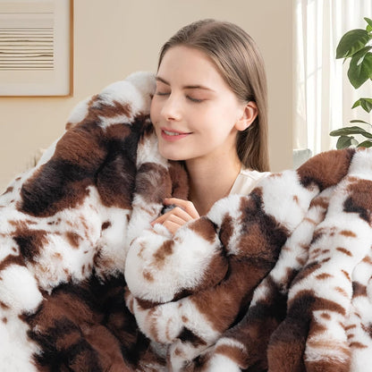 Touchat Cow Print Blanket for Couch, Faux Fur Throw Blanket, Super Heavy Warm Cozy Blankets for Bed Sofa, Bubble Plush Fuzzy Soft Mink Blanket for Living Room Bedroom, Cow Brown