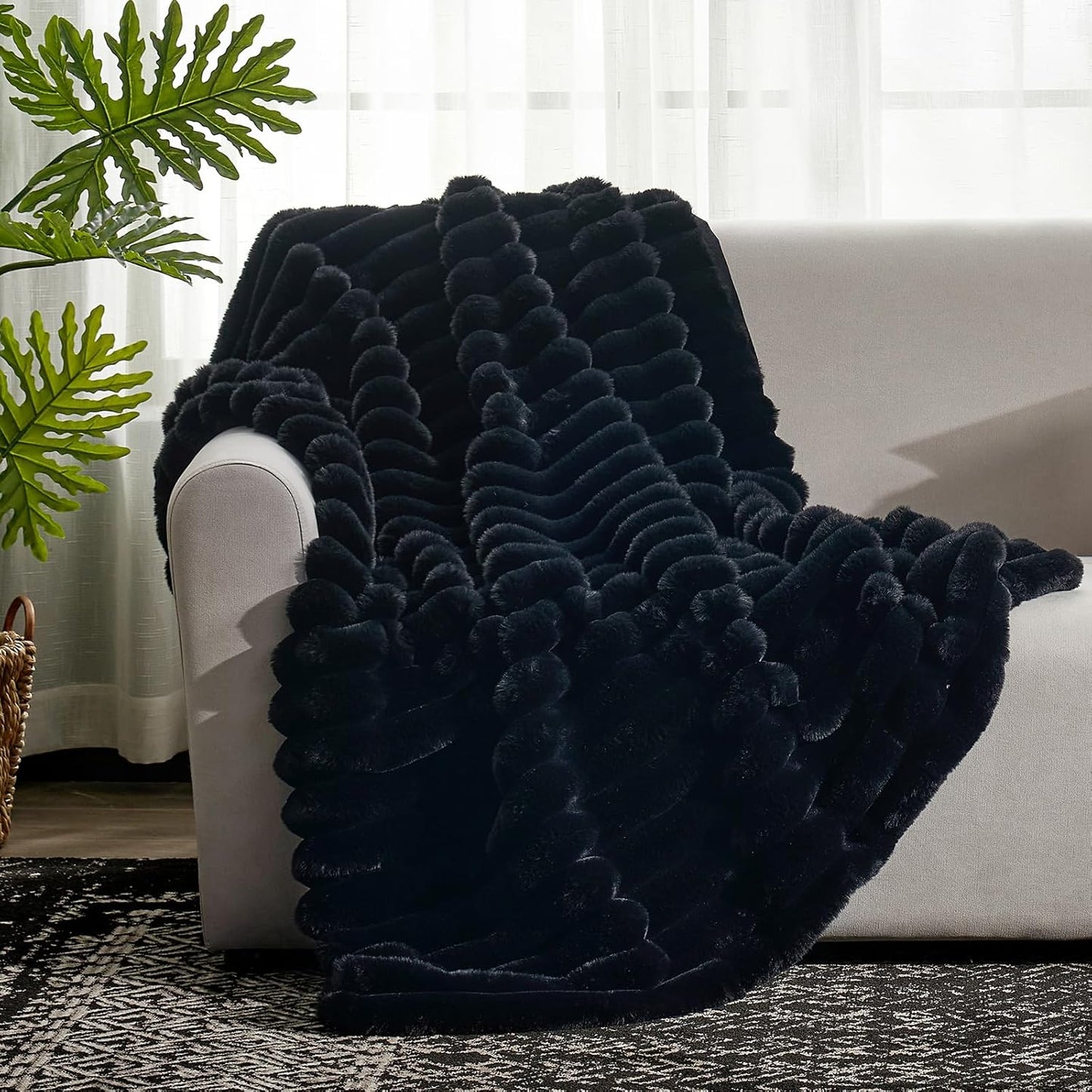 Cozy Bliss Faux Fur Throw Blanket for Couch, Cozy Warm Plush Striped Blanket for Sofa Bedroom Living Room,50 * 60 Inches Black