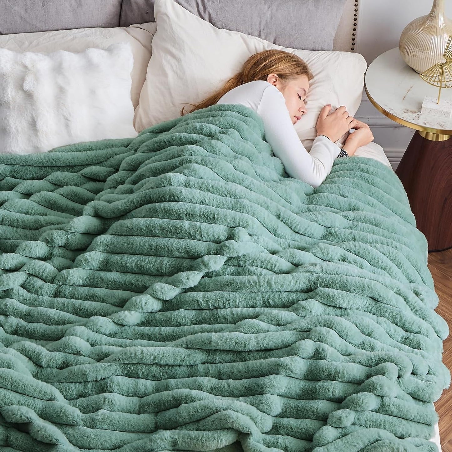 NEWCOSPLAY Faux Fur Twin Blanket New Sage Green 3D Ribbed Plush Thick Warm Blanket for Couch Sofa Bed 850GSM (New Sage Green Ribbed, Twin(60"x80"))