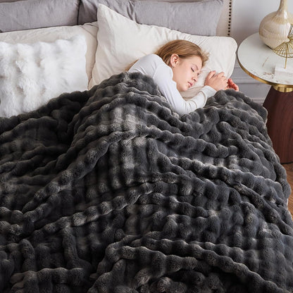 NEWCOSPLAY Faux Fur Twin Blanket Grey Bubble Blanket Thick Warm Soft for Couch Sofa Bed 550GSM (Grey, Twin(60"x80"))