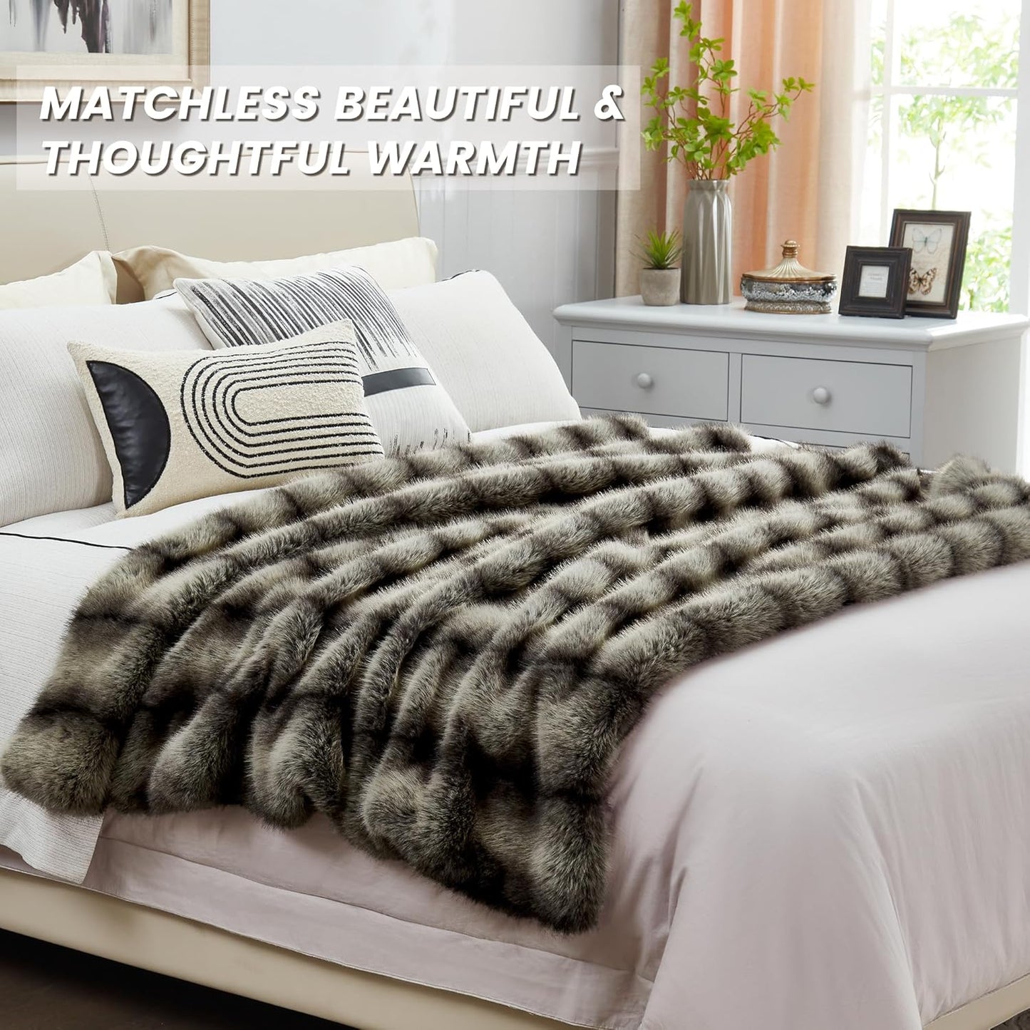 DREAMNINE Premium Luxury Fuzzy Animal Skin Faux Fur Throw Blanket 50" x 60", High-end Reversible Cozy Thick Wolf Fluffy Fox Blankets for Couch, Soft Warm Gray Bear Furry Blanket for Winter, Black Grey