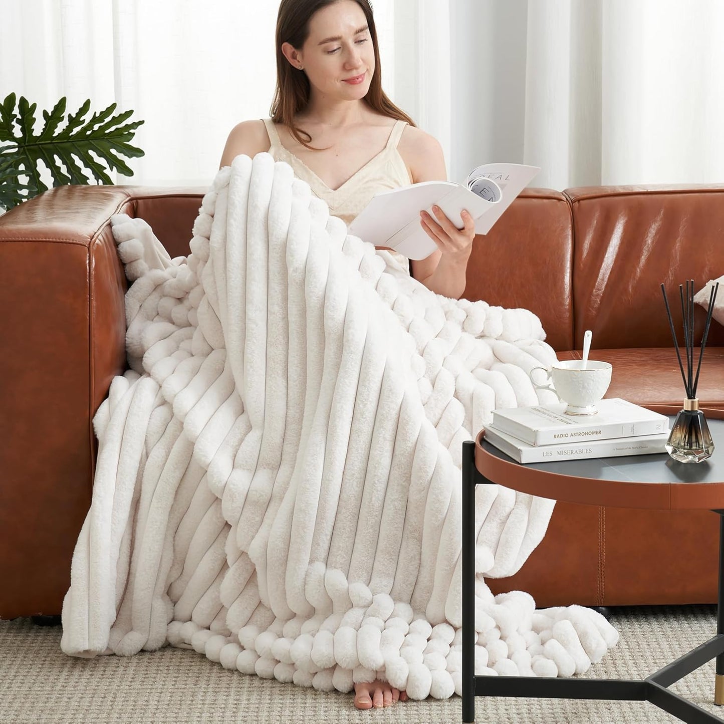 Amélie Home Faux Fur Throw Blanket for Couch, Cozy Fuzzy Fluffy Fur Luxurious Soft Striped Plush Gift Blankets for Family Sofa Chair Bed Living Room Bedroom, 55"x70", Ivory