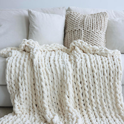 Maetoow Chenille Chunky Knit Blanket Throw （82×86 Inch）, Handmade Warm & Cozy Blanket Couch, Bed, Home Decor, Soft Breathable Fleece Banket, Christmas Thick and Giant Yarn Throws, Cream