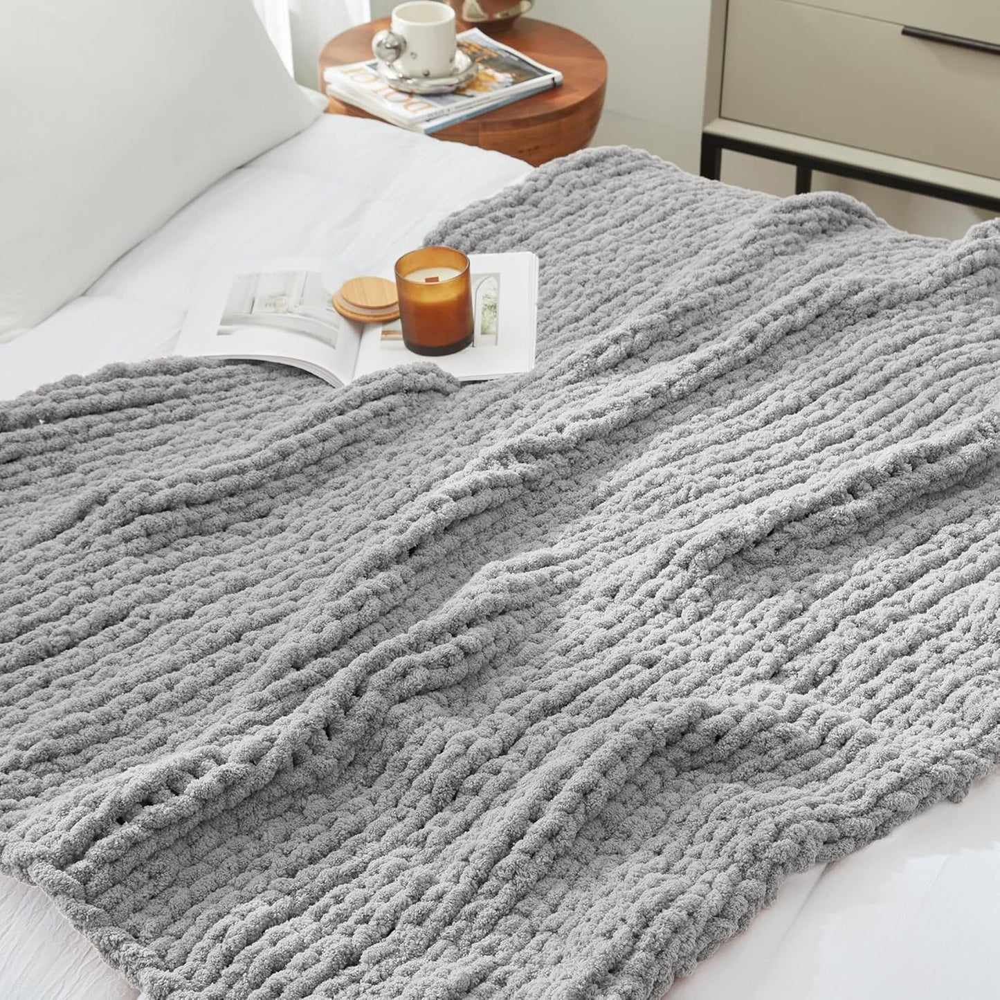 Amélie Home Chunky Knit Throw Blanket for Couch, Soft Chenille Crochet Blanket for Children, 40"x50", Light Grey