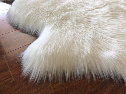 LAMBZY Faux Sheepskin Hypoallergenic Free Shape Silky Shag Rug, Luxury Shaggy Silky Plush Carpet for Bedrooms Rugs Living Room Kids Rooms Sofa Floor Rugs (Decto 10 Pelts 6'x10', 180x300cm,White)