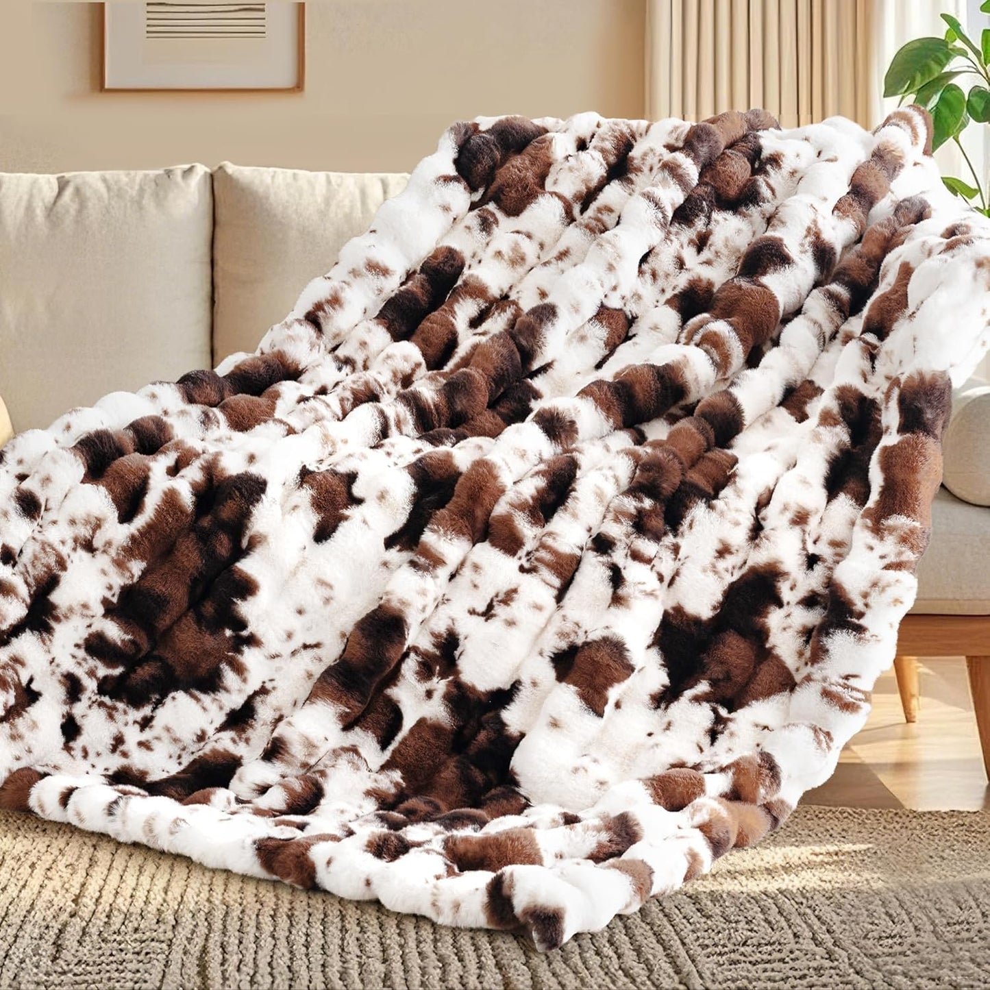 Touchat Cow Print Blanket for Couch, Faux Fur Throw Blanket, Super Heavy Warm Cozy Blankets for Bed Sofa, Bubble Plush Fuzzy Soft Mink Blanket for Living Room Bedroom, Cow Brown