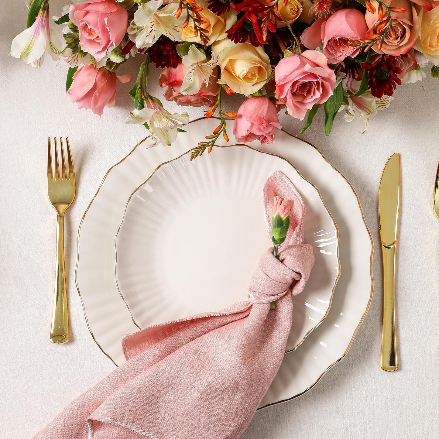 Christian Siriano Zinnia Porcelain Dinnerware Set, 12-Piece Plates and Bowls Set, White and Gold Dish Set for 4, Scalloped Edge, Hand Wash Only