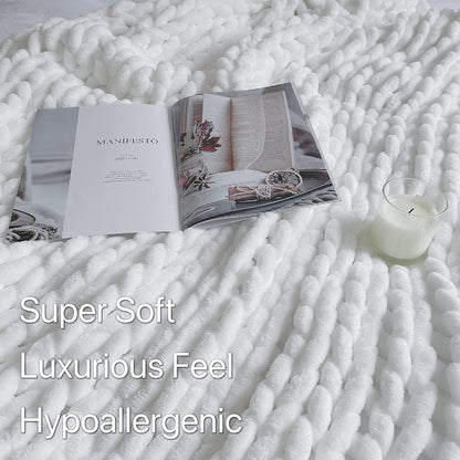 Maetoow Chenille Chunky Knit Blanket Throw （40×50 Inch）, Handmade Warm & Cozy Blanket Couch, Bed, Home Decor, Soft Breathable Fleece Banket, Christmas Thick and Giant Yarn Throws, White