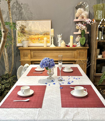 ANDSTAR Set of 8 Pcs Bamboo Placemats Natural Anti-Slip Bamboo Placemats Washable Heat-Resistant Table Mats for Dining Room and Kitchen （Red）