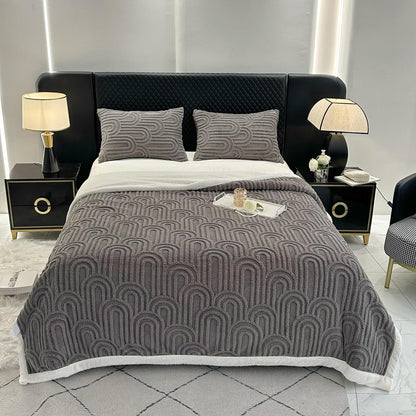 UKELER Fleece Bed Blanket 80 × 90 inch, Ultra Soft Queen Size Throw Blanket for All Season, Cozy Plush Arch Sherpa Blankets for Bedroom Living Room Dorm Hostel Sofa Camping, Dark Grey