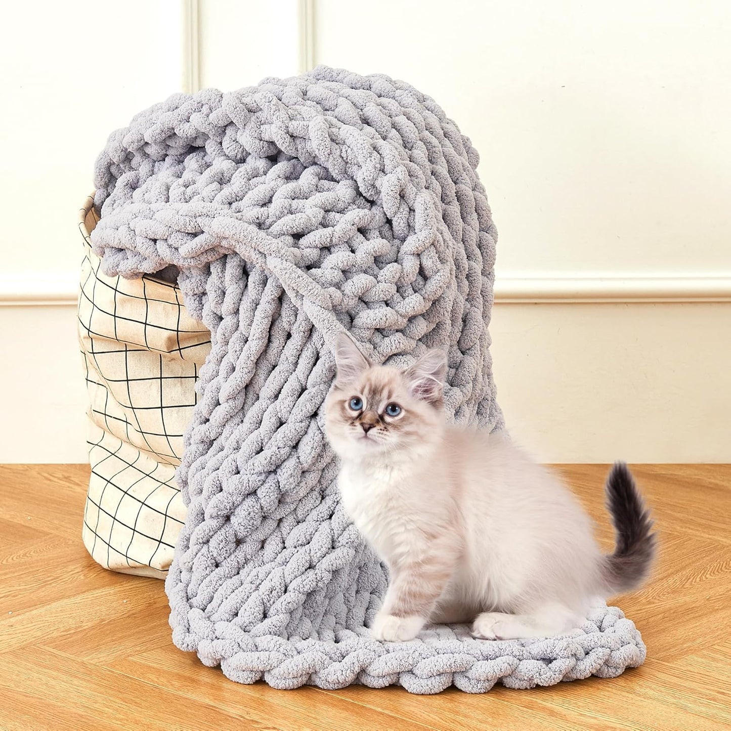 Admitrack Chunky Knit Blanket Throw, 100% Hand Knit Chenille Throw Blanket for Sofa & Home Decor, Soft and Cozy Knitted Throw Blankets (Light Gray，51"x63")