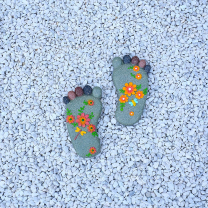 Stepping Stones - Resin Footprint Shaped Set of 2 (Light Gray)