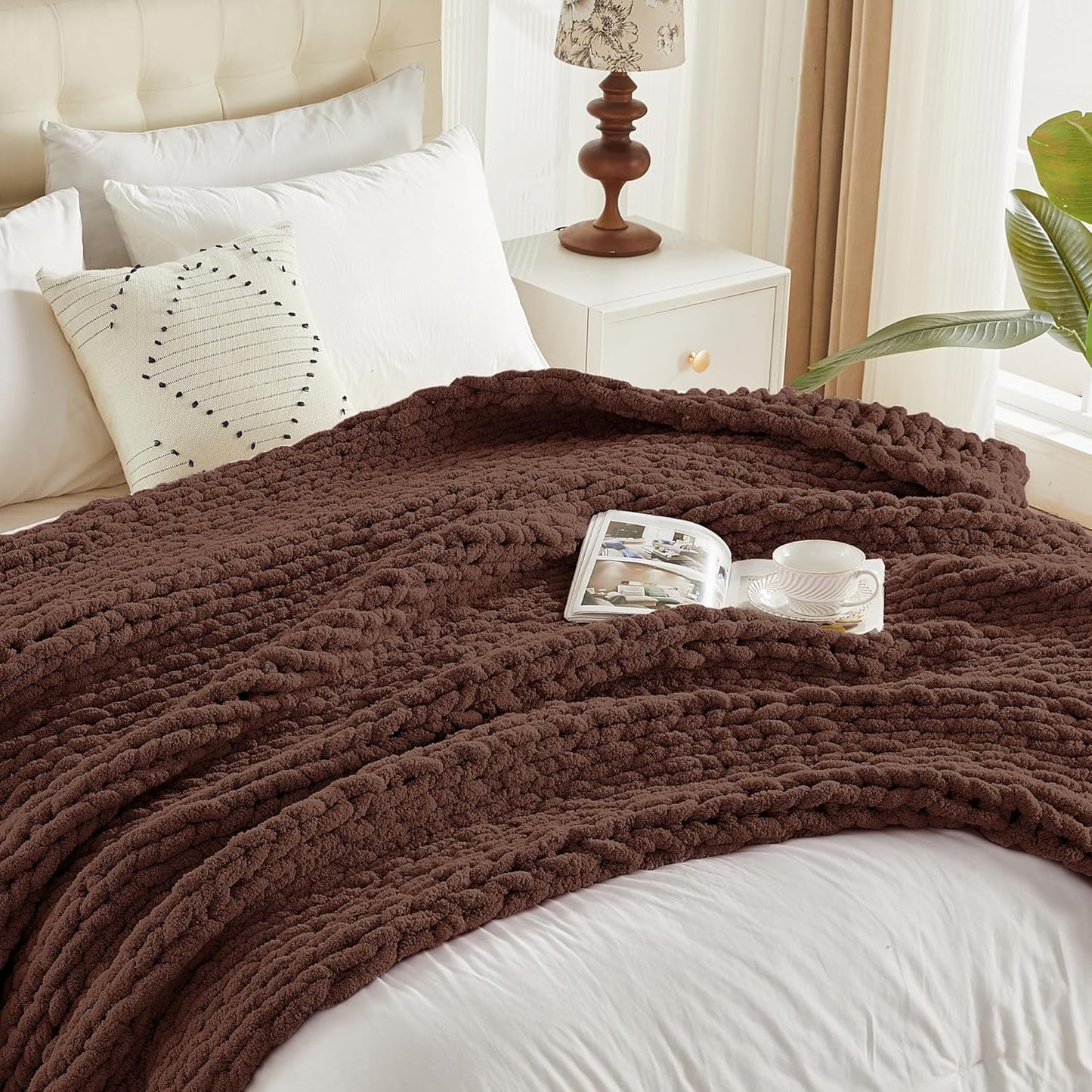 Carriediosa Chunky Knit Throw Blanket 60" X 80" Twin, 100% Hand Made Large Chenille Loop Yarn Soft Fluffy Throws for Couch Sofa Bed, Big Crochet Cozy Heavy Thick Cable Woven Blanket, Cocoa Brown