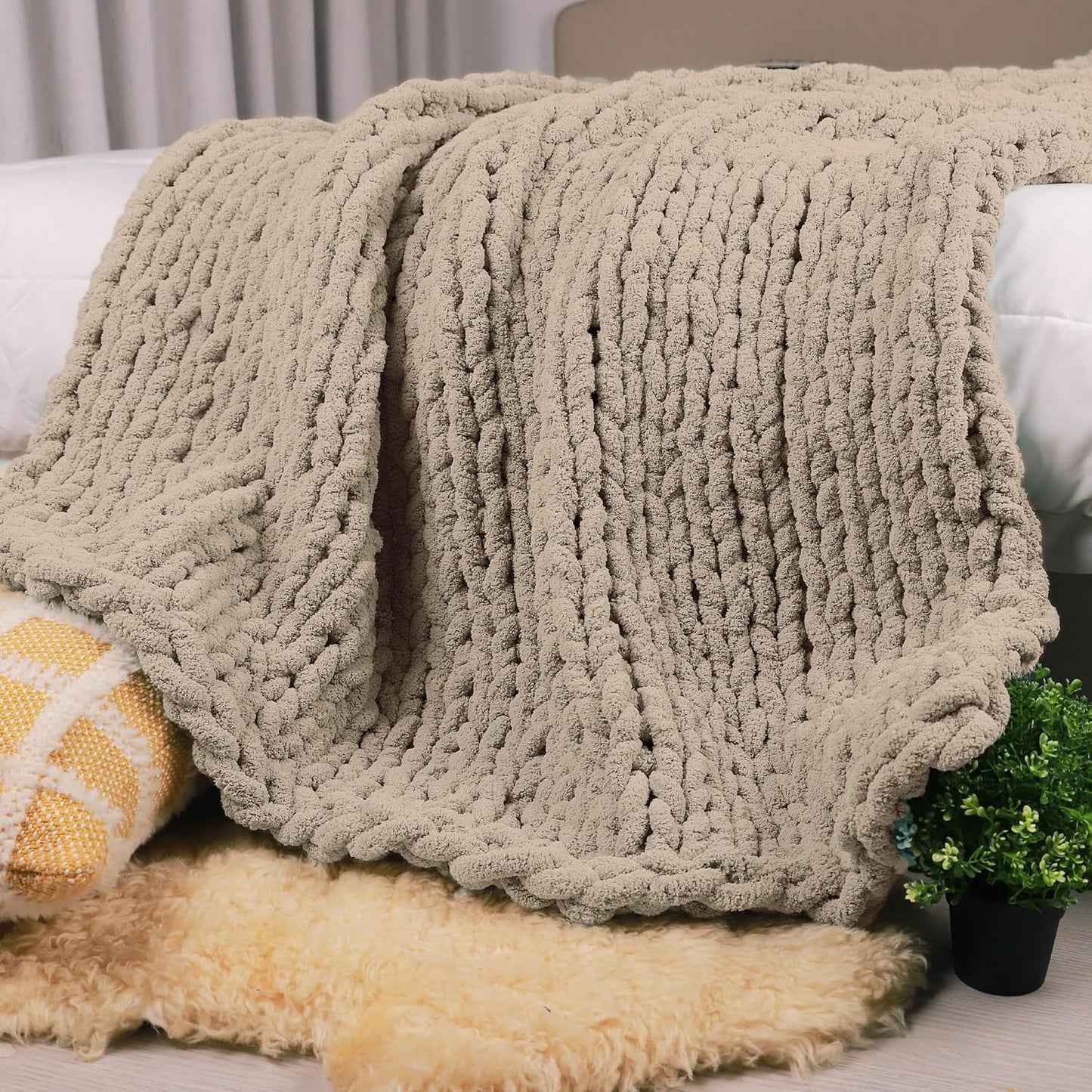 Carriediosa Chunky Knit Throw Blanket 60" X 80" Twin, 100% Hand Made Large Chenille Loop Yarn Soft Fluffy Throws for Couch Sofa Bed, Big Crochet Cozy Heavy Thick Cable Woven Blankets, Taupe