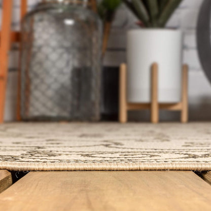 JONATHAN Y Vintage Filigree Indoor Outdoor Square Area Rug 8X8 Beige/Brown, Charleston Textured Weave for Backyard, Patio, Porch, Easy-Cleaning, High Traffic, Pet-Friendly, Non-Shedding (SMB106A-8SQ)