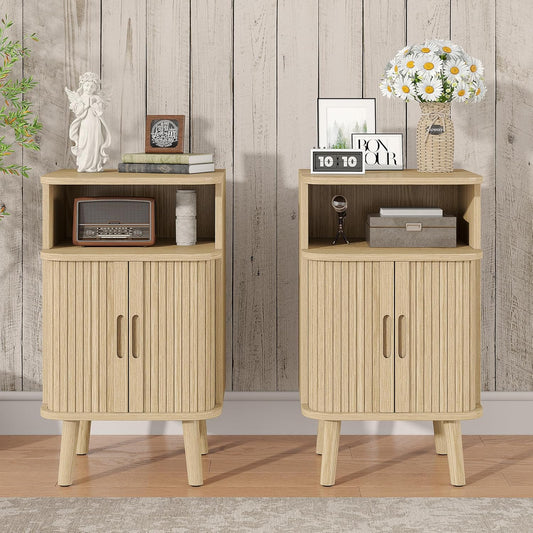 Alohappy Fluted End Table Set of 2, Mid Century Modern Nightstands with Sliding Tambour Door, Curved Round Edge Wood Bedside Table for Bedroom, Side Tables with Storage for Living Room, Natural Oak