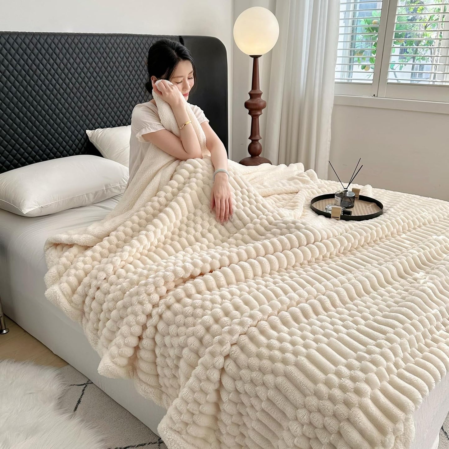 UKELER Sherpa Bed Blankets 80 × 90 inch, Ultra Soft Queen Size Throw Blanket for All Season, 470 GSM Cozy Plush Striped Fleece Blanket for Bedroom Living Room Dorm Hostel Sofa Camping, Off White