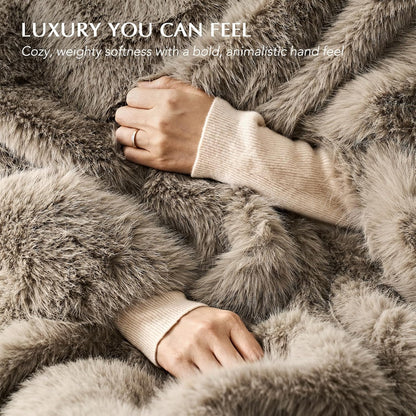 Luxury Faux Fur Throw Blanket, Soft Fluffy Faux Mink Blankets for Bed, Couch, Sofa, Thick Cozy Plush Warm Fur Throws with Reversible Velvet, Natural Mink, 50"x60"