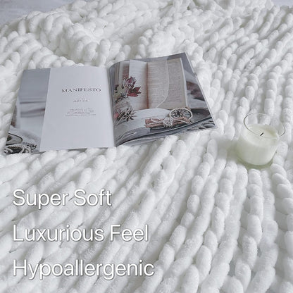 Maetoow Chenille Chunky Knit Blanket Throw （60×80 Inch）, Handmade Warm & Cozy Blanket Couch, Bed, Home Decor, Soft Breathable Fleece Banket, Christmas Thick and Giant Yarn Throws，White