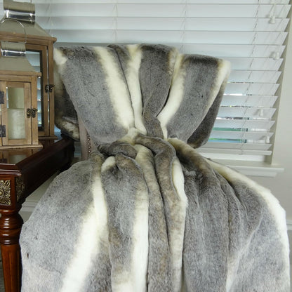Tissavel Chinchilla Faux Fur Throw Blanket & Bedspread - Chinchilla Faux Fur - Gray Ivory Chinchilla Fur Throw - Luxury Soft Fur, Made in USA, 16444