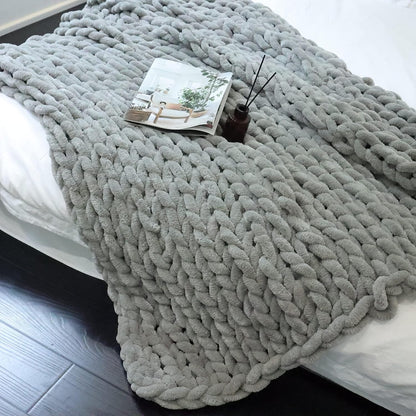 Maetoow Chenille Chunky Knit Blanket Throw （50×60 Inch）, Handmade Warm & Cozy Blanket Couch, Bed, Home Decor, Soft Breathable Fleece Banket, Christmas Thick and Giant Yarn Throws，Grey