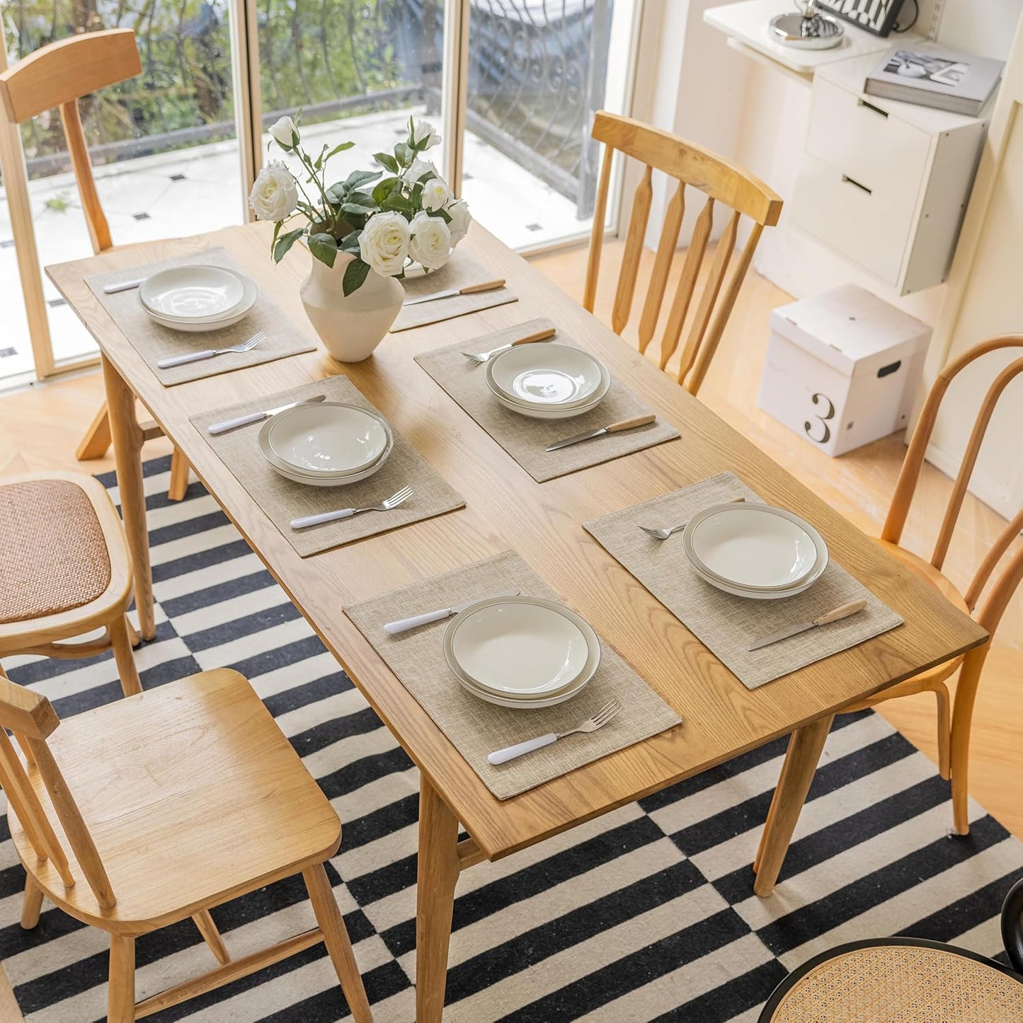 Demetex Burlap Place Mats Set of 6 Heat Resistant Linen Placemats Decorative Wipeable Fabric Table Mats for Dining Kitchen Tables, Burlap