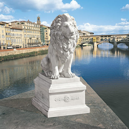 Design Toscano Lion of Florence Sentinel Statue (13 Inches Wide, 21 Inches Deep, 28 Inches High) and Classic Statuary Garden Plinth Base Riser, Large (15 Inches Wide,14 Inches Deep,15 Inches High)