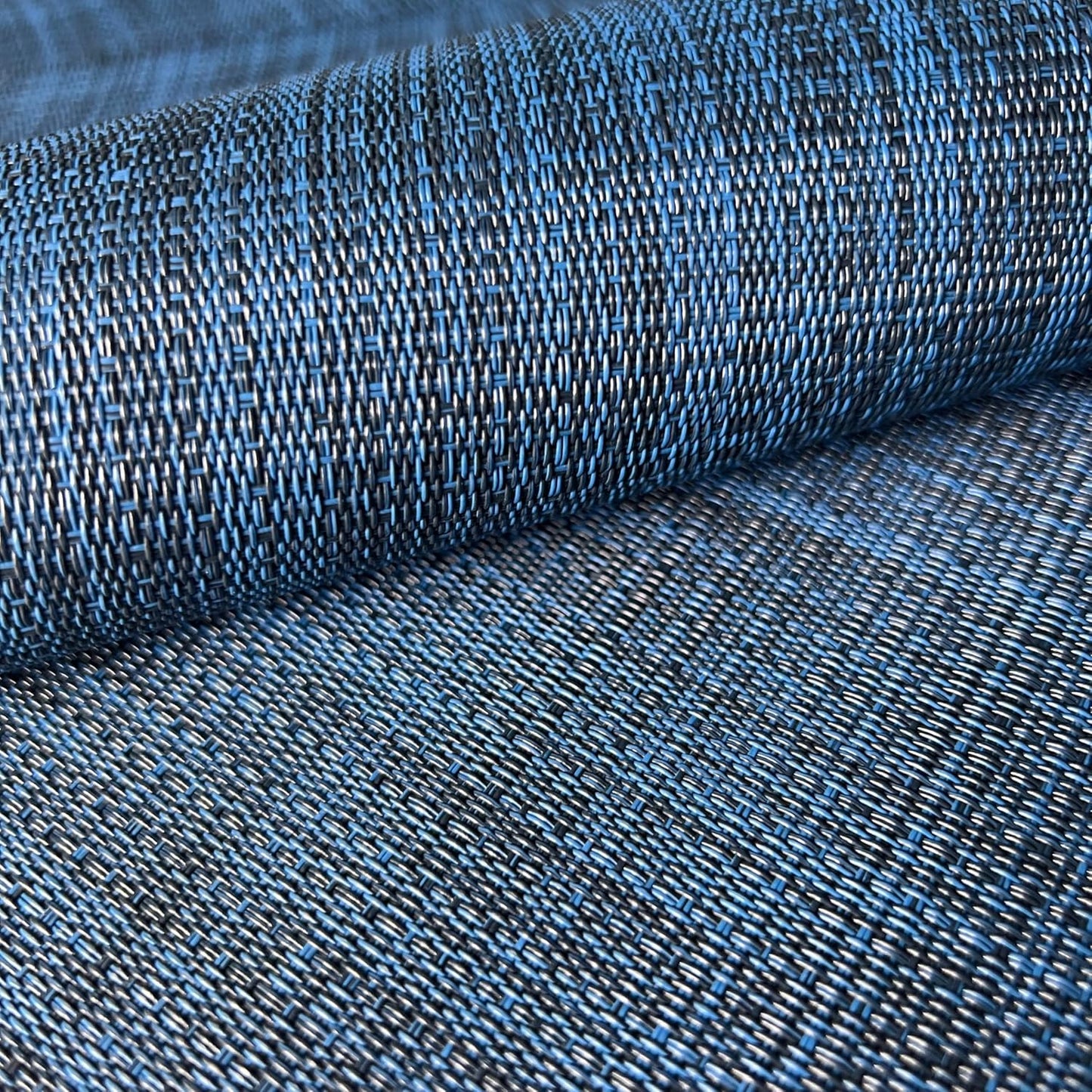 WAZAIGUR Placemats Set of 6 for Dining Table Heat-Resistant Washable Place Mats Woven Vinyl Kitchen Table Mats Easy to Clean,Navy Blue