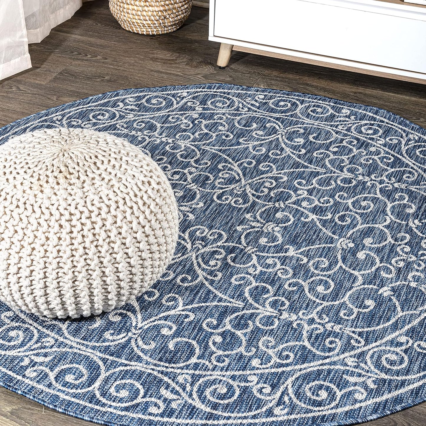 JONATHAN Y Vintage Filigree Indoor Outdoor Round Area Rug 6 Ft Navy/Gray, Charleston Textured Weave for Backyard, Patio, Porch, Easy-Cleaning, High Traffic, Pet-Friendly, Non-Shedding (SMB106D-6R)