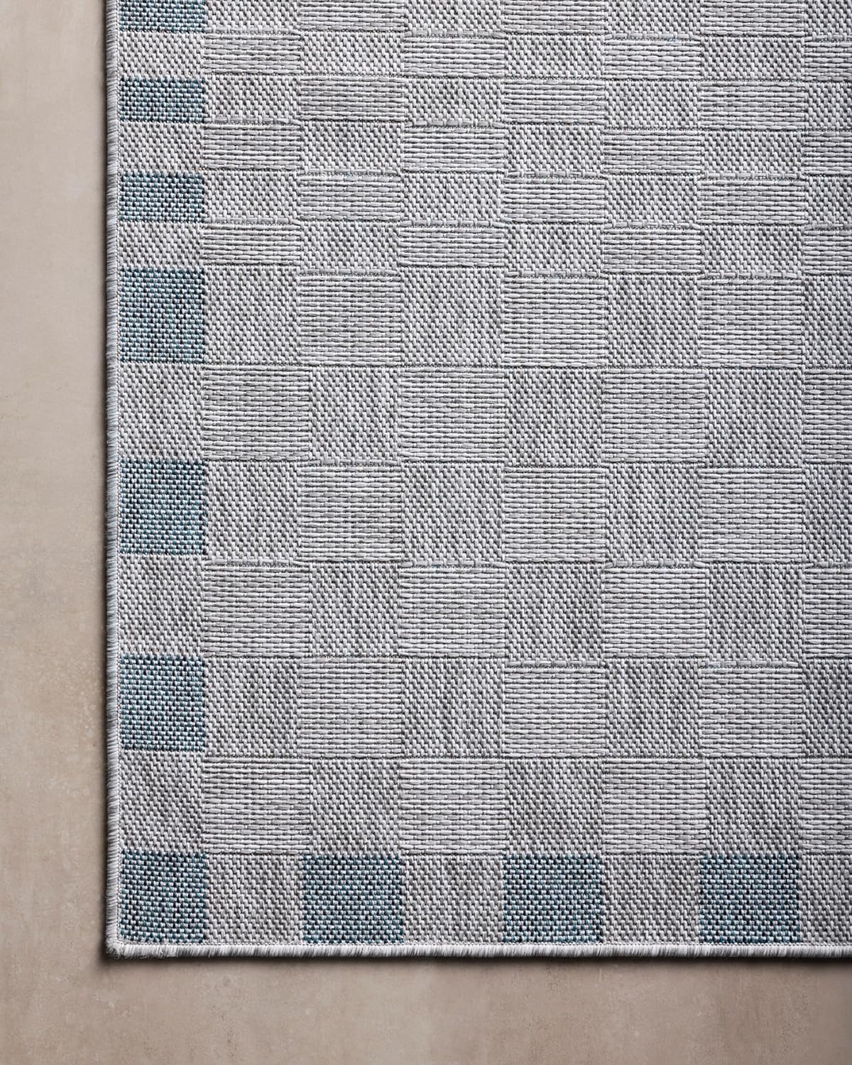 Loloi Amber Lewis Topanga Collection TOP-07 Silver/Blue 2'-3" x 3'-9" Indoor/Outdoor Area Rug