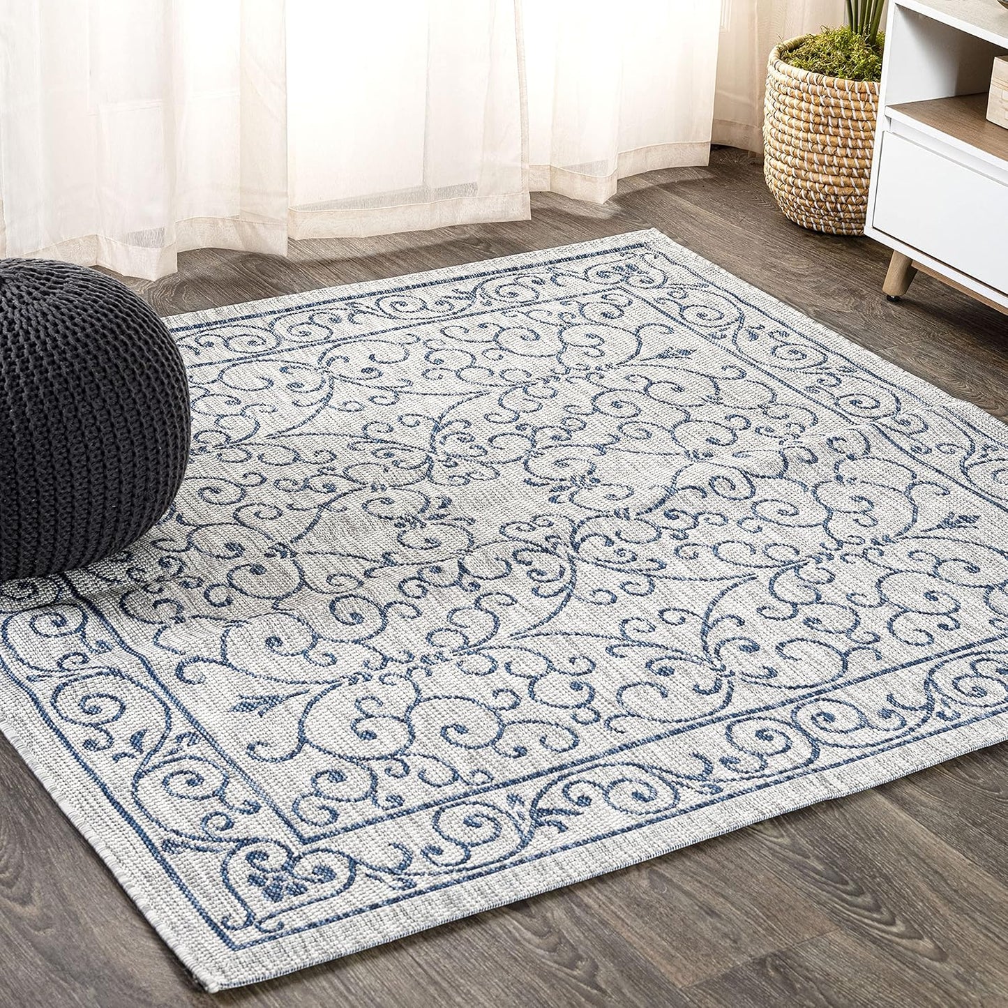 JONATHAN Y Vintage Filigree Indoor Outdoor Square Area Rug 8X8 Gray/Navy, Charleston Textured Weave for Backyard, Patio, Porch, Easy-Cleaning, High Traffic, Pet-Friendly, Non-Shedding (SMB106C-8SQ)