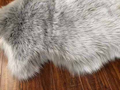 LAMBZY Faux Sheepskin Hypoallergenic Free Shape Silky Shag Rug, Luxury Shaggy Silky Plush Carpet for Bedrooms Rugs Living Room Kids Rooms Sofa Floor Rugs (Quarto 4 Pelts 4'x6', 120x180cm Grey)